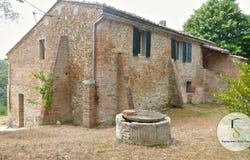 Asciano, Tuscany 53041