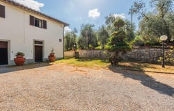 Peccioli, Tuscany 56037