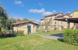 Strettoia, Tuscany 55045