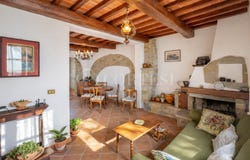 Cortona, Tuscany 52044