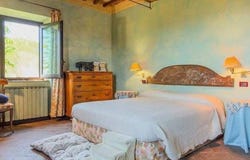 Cetona, Tuscany 53040