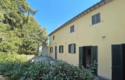 Crespina, Tuscany 56040