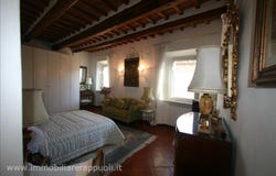 Sinalunga, Tuscany 53048