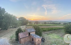 Montepulciano, Tuscany 53045