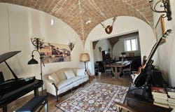 Lari, Tuscany 56035