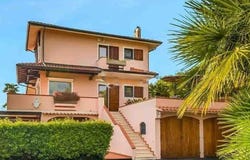 Montignoso, Tuscany 54038