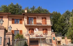 Sarteano, Tuscany 53047