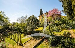 Bucine, Tuscany 52020