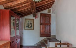 Cetona, Tuscany 53040