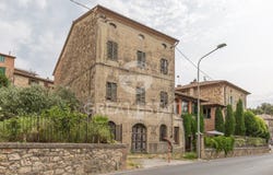 Cetona, Tuscany 53040