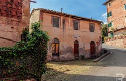 Palaia, Tuscany 56036