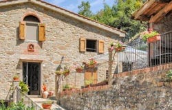 Loro Ciuffenna, Tuscany 52024