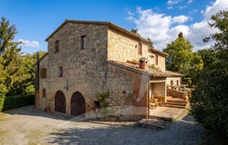Cetona, Tuscany 53040