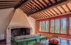 Cetona, Tuscany 53040