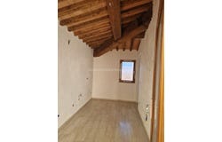 Guazzino, Tuscany 53048