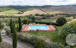 Montalcino, Tuscany 53024