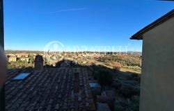 Cetona, Tuscany 53040