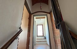 Lari, Tuscany 56035
