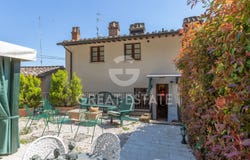 Cetona, Tuscany 53040