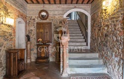 Bucine, Tuscany 52021