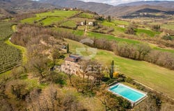 Monterchi, Tuscany 52035