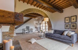 Cortona, Tuscany 52044