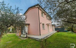 Montignoso, Tuscany 54038