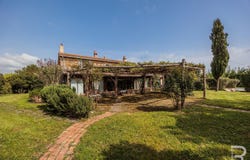 Manciano, Tuscany 58010