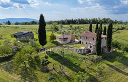 Colle di Val d'Elsa, Tuscany 53034