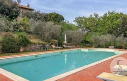 Montepulciano, Tuscany 53045