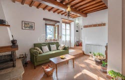 Cortona, Tuscany 52044