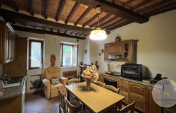 Cetona, Tuscany 53040