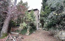 Cetona, Tuscany 53040