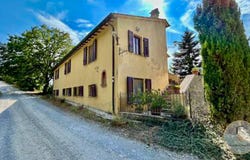 Sarteano, Tuscany 53047