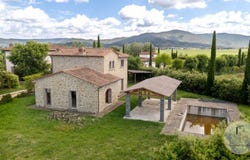 Cortona, Tuscany 52044