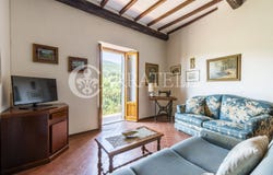Cetona, Tuscany 53040