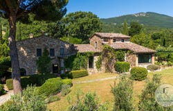 Cetona, Tuscany 53040