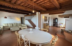 Massa e Cozzile, Tuscany 51010