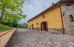 Carmignano, Tuscany 59011