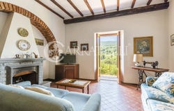 Cetona, Tuscany 53040