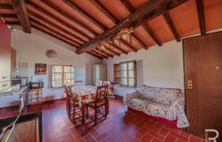 Cinigiano, Tuscany 58044
