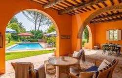 Palaia, Tuscany 56036
