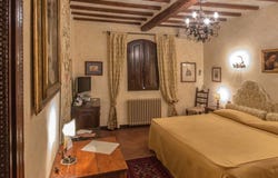 Bucine, Tuscany 52021