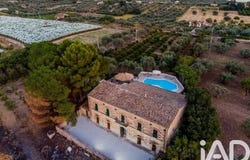 Chiaramonte Gulfi, Sicily 97012