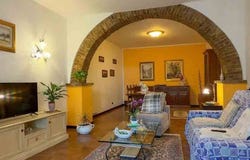 Cinigiano, Tuscany 58044