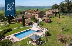Volterra, Pisa