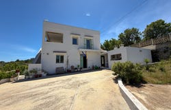 Contrada Lorizzo, Ostuni, Apulia 72017