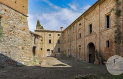 Montalcino, Tuscany 53024