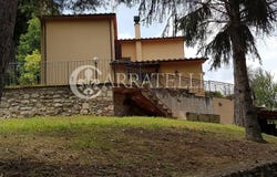 Cetona, Tuscany 53040