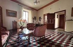 Cetona, Tuscany 53040